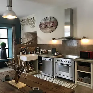 https://le-loft-des-antiquaires-lisle-sur-la-sorgue.fr-provencehotel.com