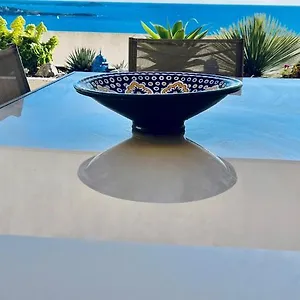 https://vue-mer-panoramique-grande-terrasse-et-piscine.fr-provencehotel.com
